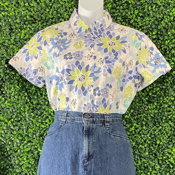 Liz Claiborne Sport Denim floral top - Picture 2 of 8